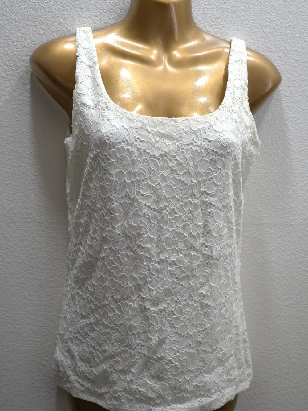 White House Black Market Lace Lined Tank Top size L